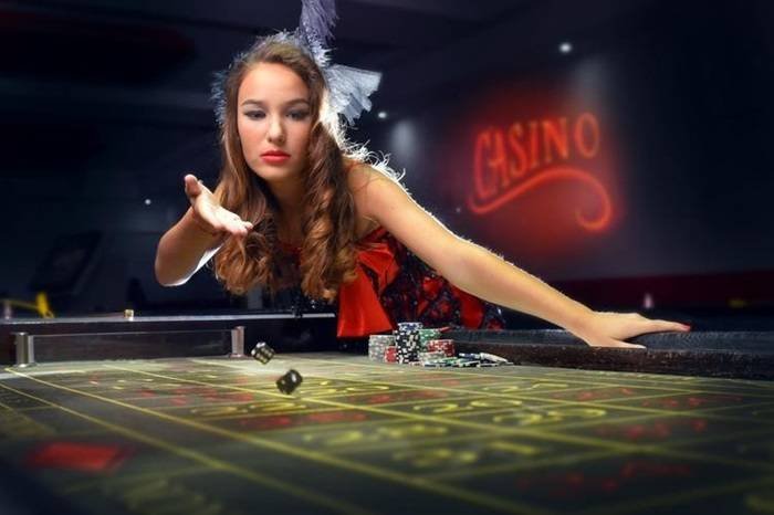 jilicrown sports betting markets and casino game sections shown on a mobile device screen